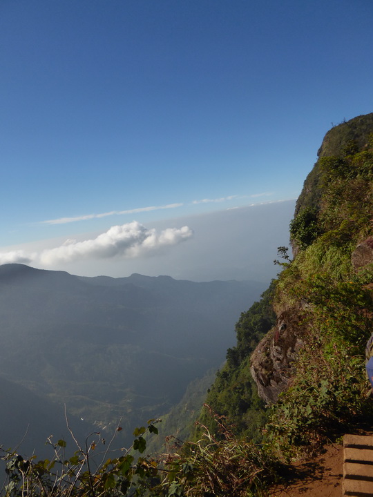 Trekking to Great World's End Drop Hortons Plains Nuwara Eliya Trekking to  Great World's End Drop Hortons Plains  Nuwara Eliya 