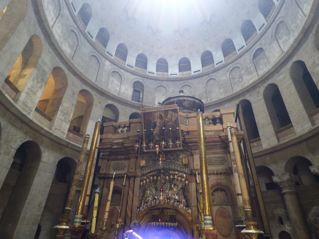 Grabdom Jesu mit Grab Jesu