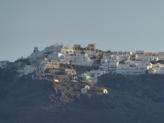 Santorini Santorin Nea Kameni Einfahrt in die Caldera mit dem Schiff Megalochori