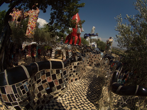   Giardino de Tarochi  Tarot Garten niki de saint Phalle nanas Capalbio Giardino de Tarochi  Tarot Garten niki de saint Phalle nanas Capalbio 