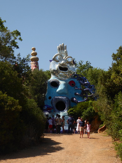 Giardino de Tarochi  Tarot Garten niki de saint Phalle nanas Capalbio 