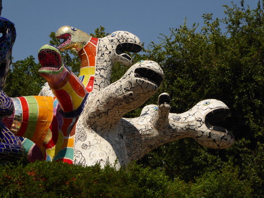   Giardino de Tarochi  Tarot Garten niki de saint Phalle nanas Capalbio Giardino de Tarochi  Tarot Garten niki de saint Phalle nanas Capalbio 