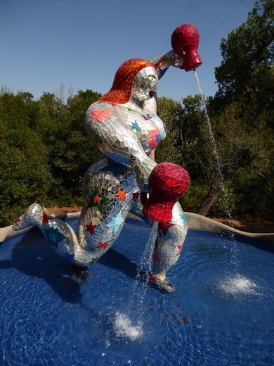 Giardino de Tarochi  Tarot Garten niki de saint Phalle nanas Capalbio 