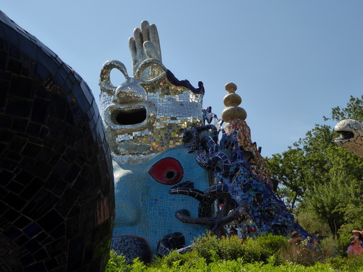 Giardino de Tarochi  Tarot Garten niki de saint Phalle nanas Capalbio 