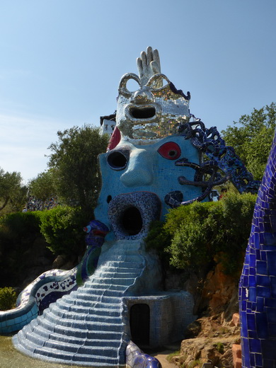 Giardino de Tarochi  Tarot Garten niki de saint Phalle nanas Capalbio 