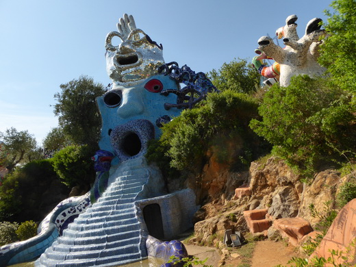 Giardino de Tarochi  Tarot Garten niki de saint Phalle nanas Capalbio 