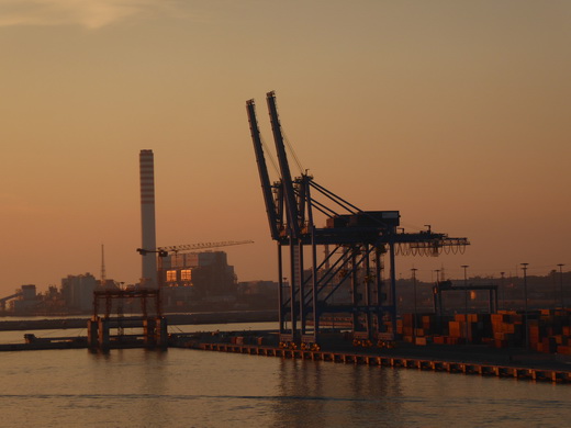   Rom Civitaveccia Hafen Küste Strand Rom Civitaveccia Hafen Küste Strand Hafenmole 2 Fähren  6 Schiffe + Starclipper 