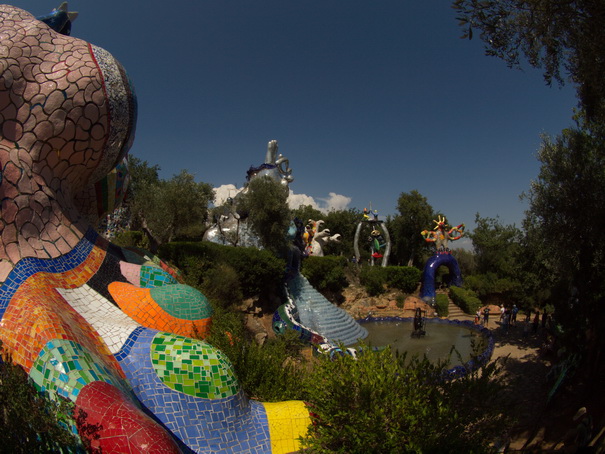 Giardino de Tarochi  Tarot Garten niki de saint Phalle nanas Capalbio 