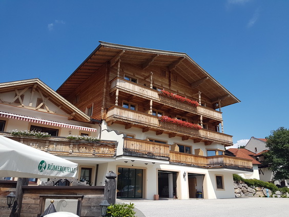 Alpenschlössl Söll  Hohe Salve Hintersteiner See  Wilder Kaiser  Swarowski Tegernsee Achensee Schliersee Hexenwasser Astberg 