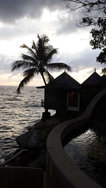 Hilton Northolme Seychelles Anlage Spabereich mit Meerblick