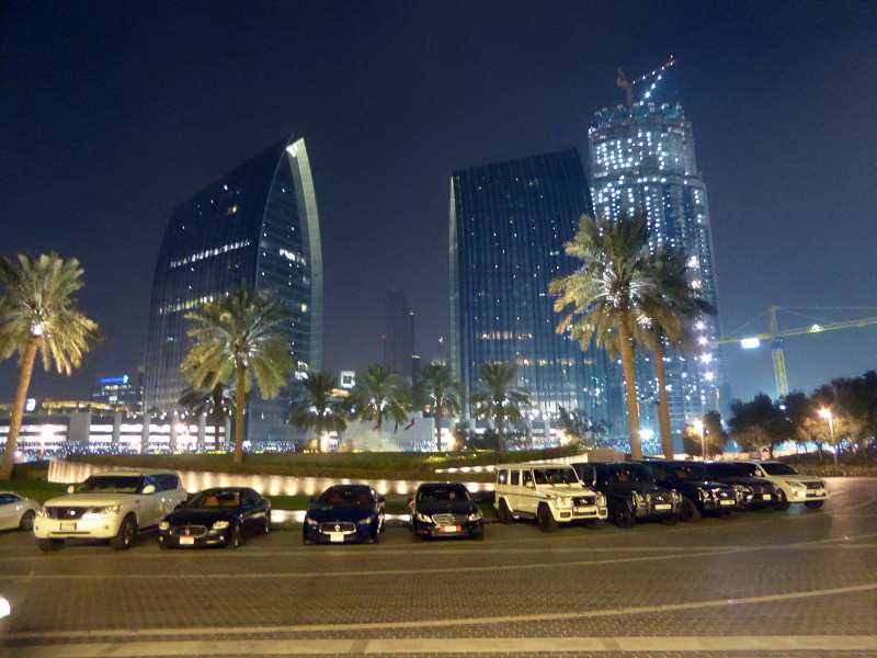 Armani Hotel im Burj Khalifa Blick auf Springbrunnen von der Terasse 