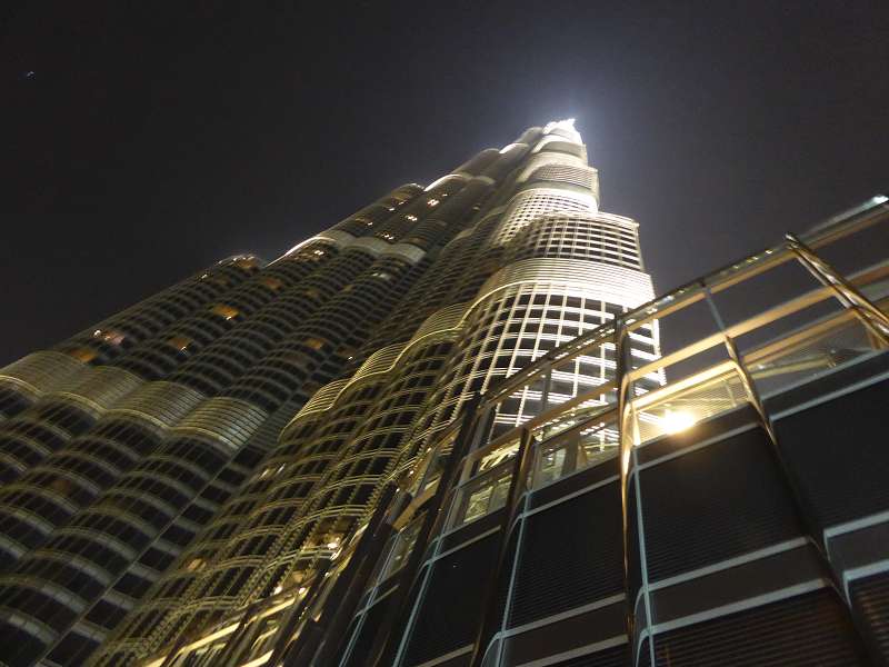 Armani Hotel im Burj Khalifa Blick auf Springbrunnen von der Terasse 