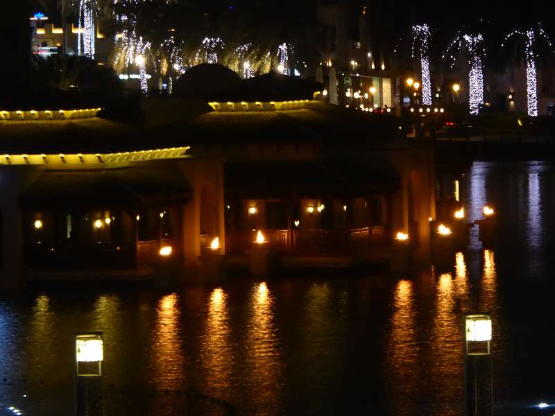 Armani Hotel im Burj Khalifa Blick auf Springbrunnen von der Terasse 