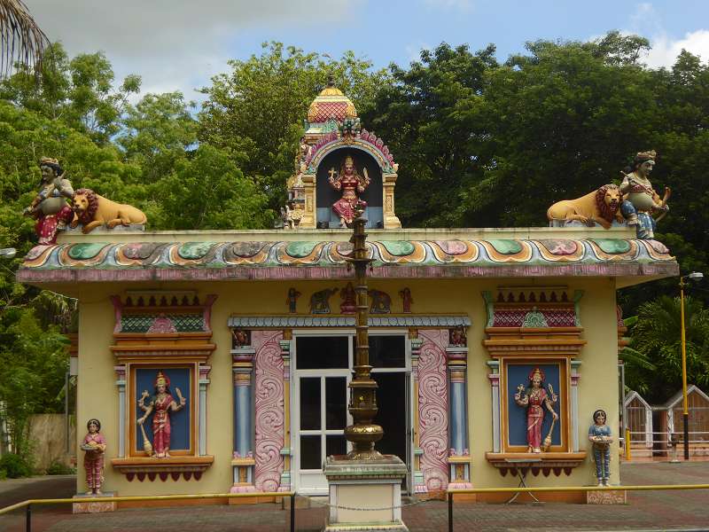 Mauritius Indische Stupas und Tempel Shiwa Tree Maha Shivaratree