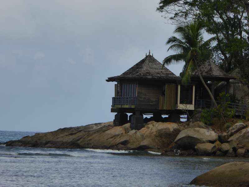 Hilton Northolme Seychelles Anlage Spabereich mit Meerblick + Pool 