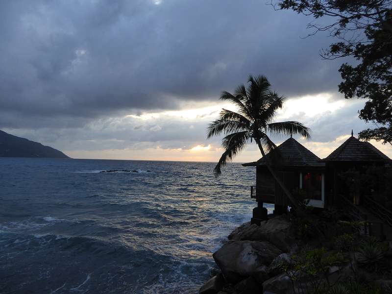 Hilton Northolme Seychelles  Spabereich mit Meerblick + Pool 