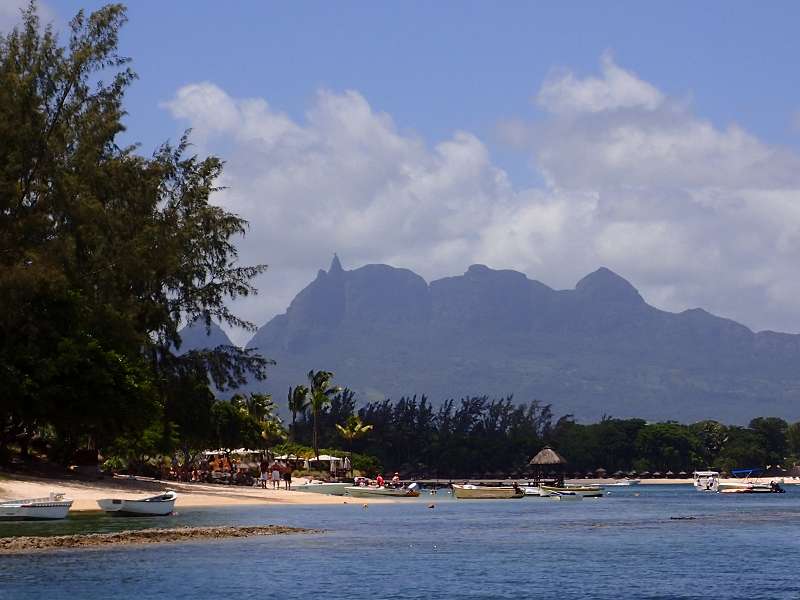 Beach  Le Victoria Beachcomber Hotel Mauritius Strand