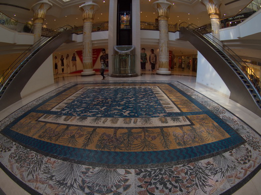 dubai raffles hotel Fish Eye