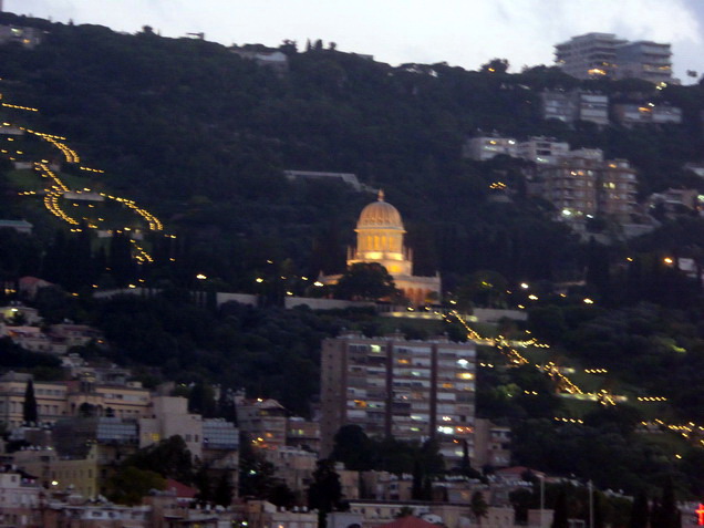 Haifa Hafenstadt Bahá'í-Religion bahai.comHaifa Hafenstadt Israel Bahá'í-Religion bahai.com Bahai Gardens Yefe Nof Balcony