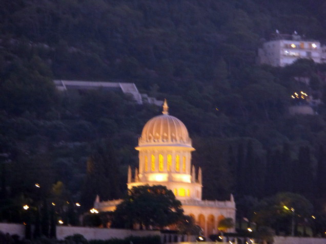 Haifa Hafenstadt Bahá'í-Religion bahai.comHaifa Hafenstadt Israel Bahá'í-Religion bahai.com Bahai Gardens Yefe Nof Balcony